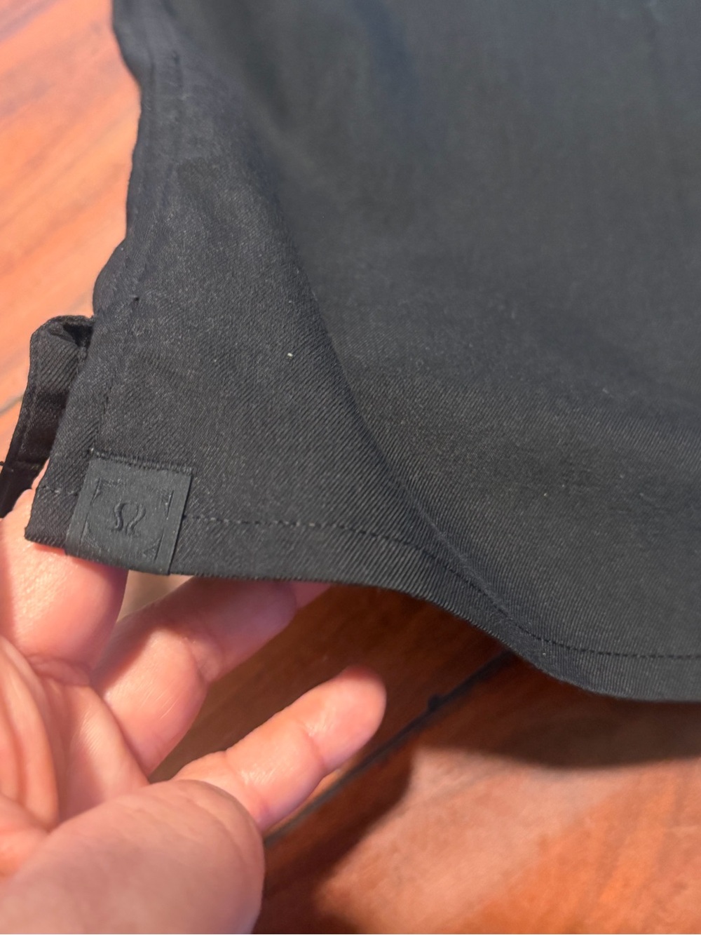 lululemon athletica Men's Black Long-Sleeve Casual Button-Down - Picture 3 of 7